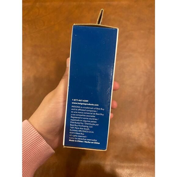 Insignia Audio/Video Selector Switch New in Box - Picture 3 of 5